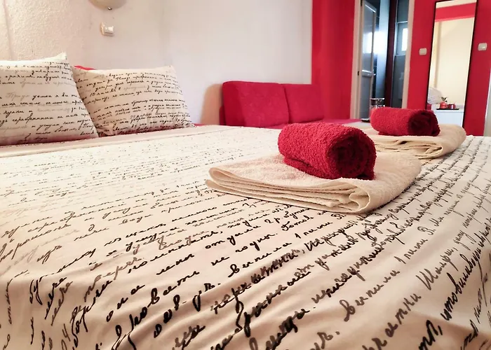 Central Studios & Rooms