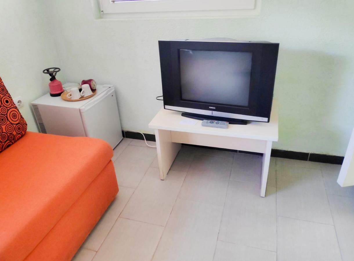 Apartment & *